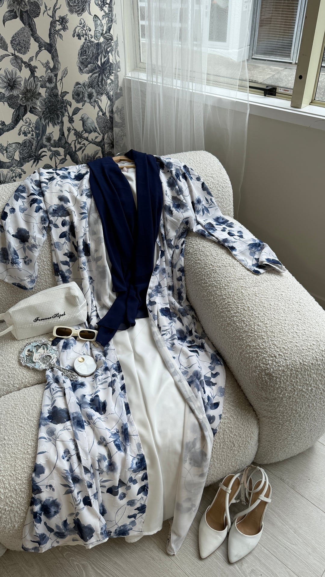 Textured Floral Print Abaya 2pc set - Blue